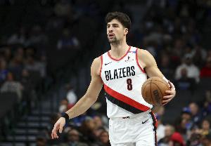 跑轰！热火和开拓者合计205次投篮 其中开拓者109次&热火96次