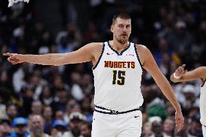 又要三双！约基奇半场7中5高效拿到16分10板7助 5失误