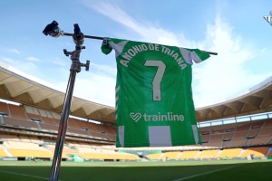 他回来了！贝蒂斯官宣安东尼加盟视频！晒出“圆神”专属7号球衣