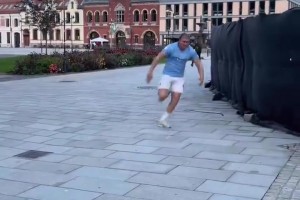 你怎能不爱足球！足坛高智商漏球精华合集！阿森纳经典的反击！