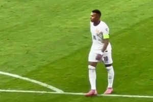 如饥似渴！法国双煞姆巴佩和登贝莱一起在场压迫时太恐怖了🫠