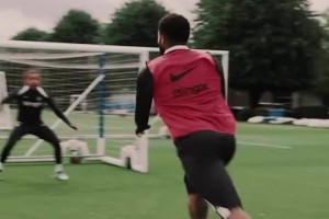 溢出的锋线强度！“超级替补”巴尔科拉经典的庆祝动作！