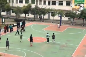 扣碎的篮板可以赔，但是一定要全校通报！😂